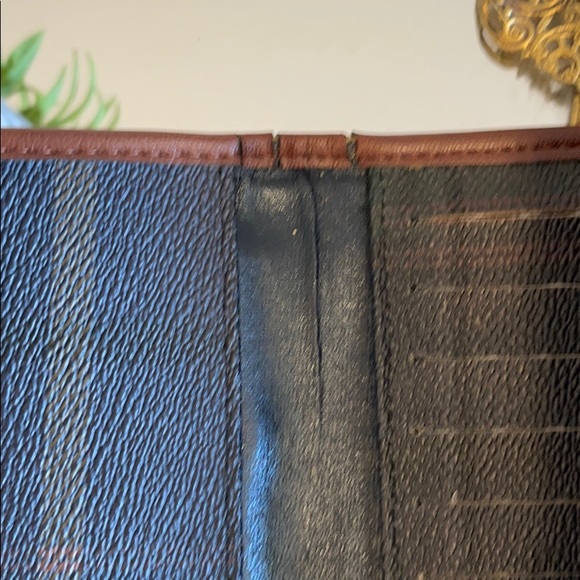 Vintage Liz Claiborne trifold wallet in navy plaid - Picture 12 of 12